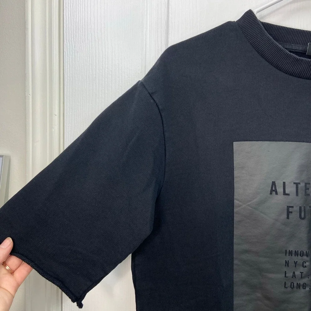 H&M black thick knit short sleeve Crewcut decal 100% cotton relaxed casual shirt